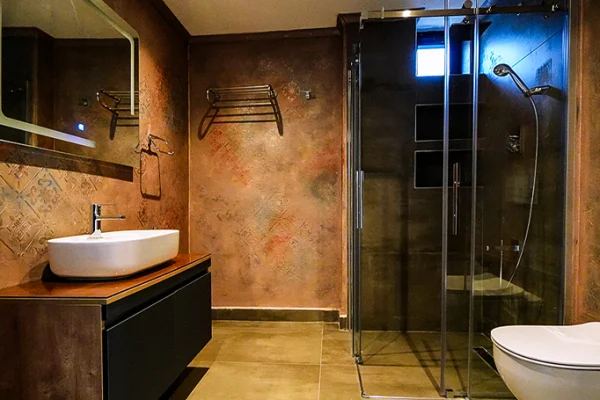 Minimal çizgilere sahip modern banyo tasarımı